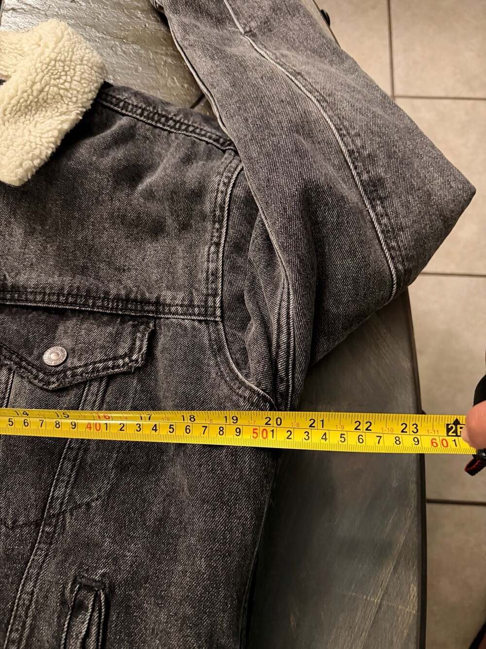 Levi's Men's Vintage Fit Sherpa Trucker Jacket Win And Destroy Small 791290010 - Picture 3 of 10